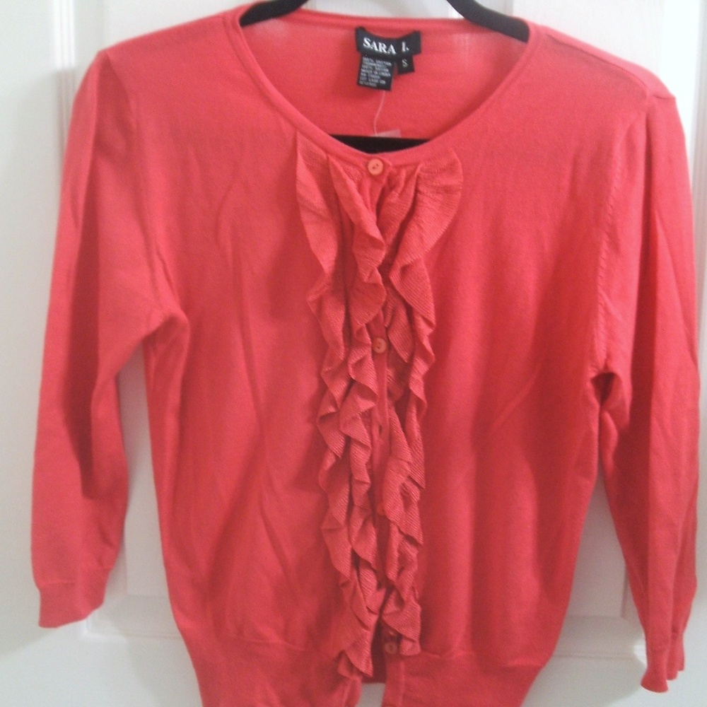 SARA I. RUFFLE FRONT SWEATER SZ S NWT